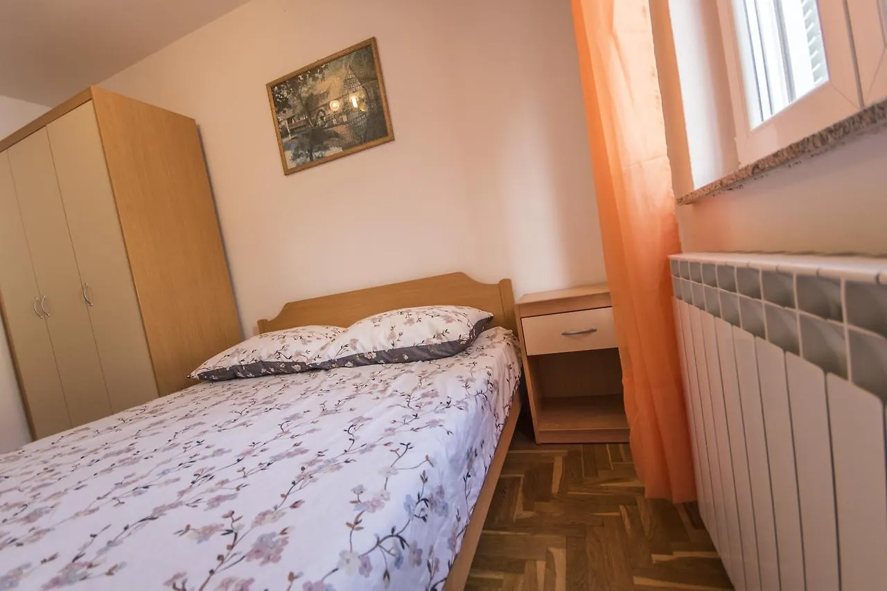 Apartment Ana Pula