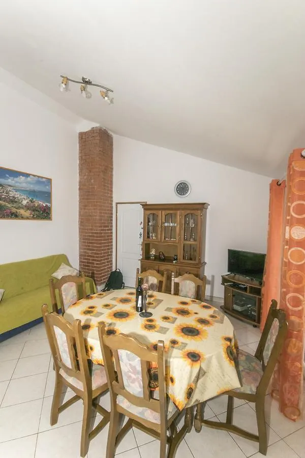 Apartment Ana Pula