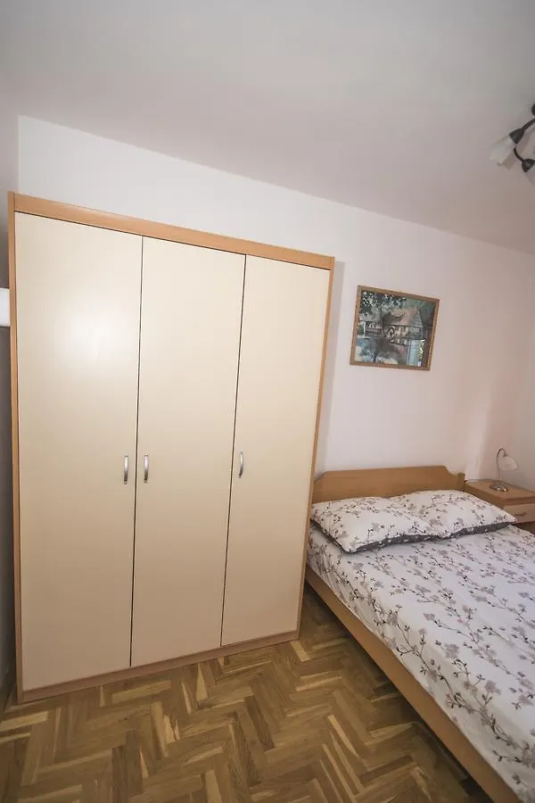 Apartment Ana Pula